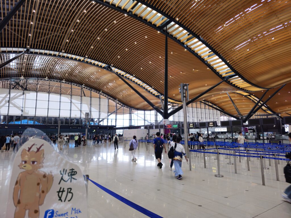 港珠澳大橋香港口岸的大廳照片